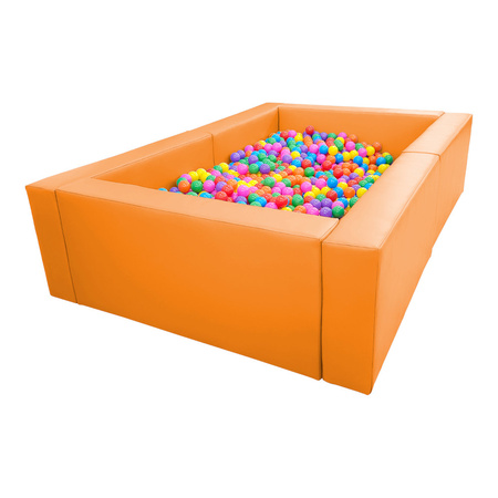 Basen z piłeczkami na stelażu