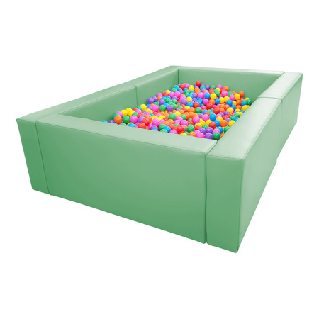 Basen z piłeczkami na stelażu