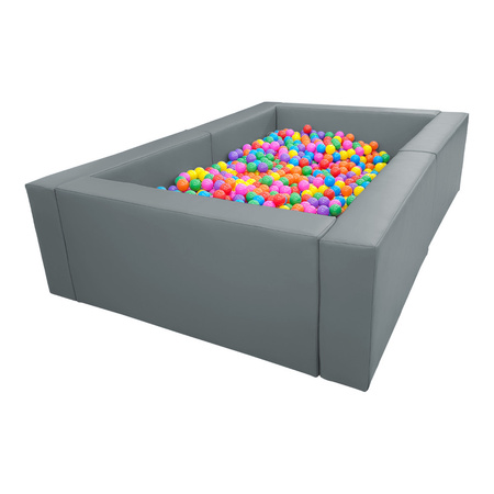 Basen z piłeczkami na stelażu