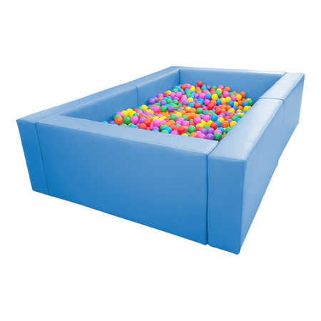 Basen z piłeczkami na stelażu