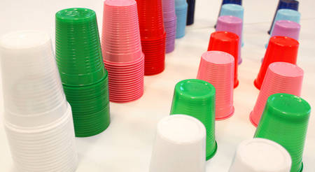 Plastikowe kubeczki do maty